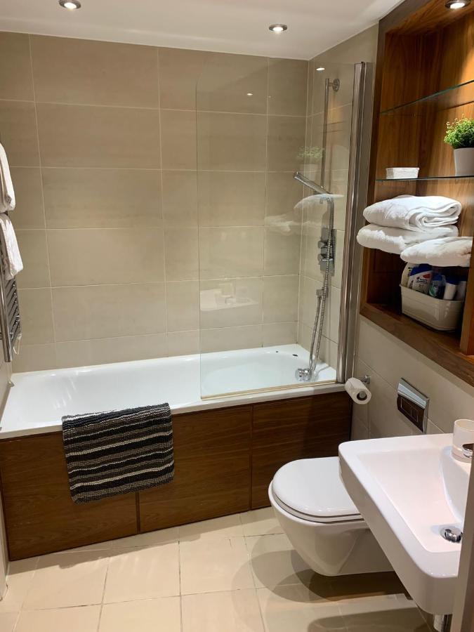 2 Bed Apartment In Granary Wharf Leeds Лидс Экстерьер фото
